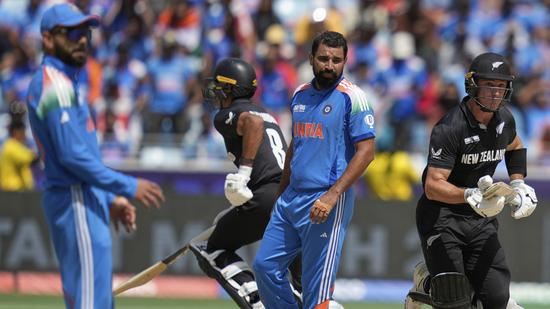 Blood drips from Mohammed Shami's hands after third consecutive drop; Rachin Ravindra missed again.